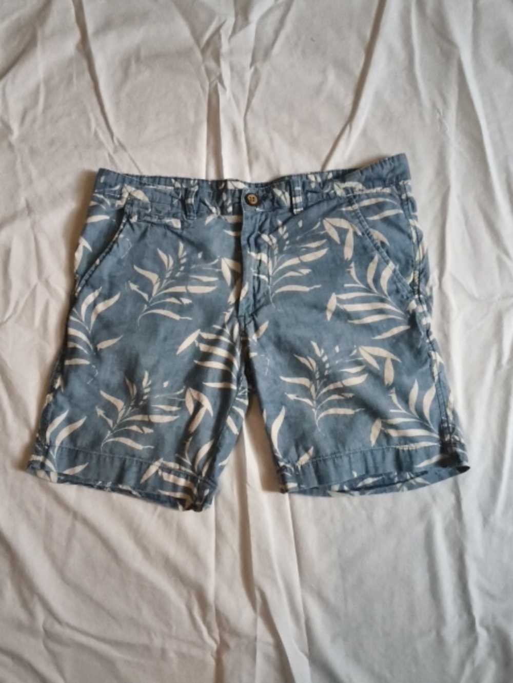 Original Vintage 1946 Size 32 Men's Blue Tropical Print Casual Shorts
